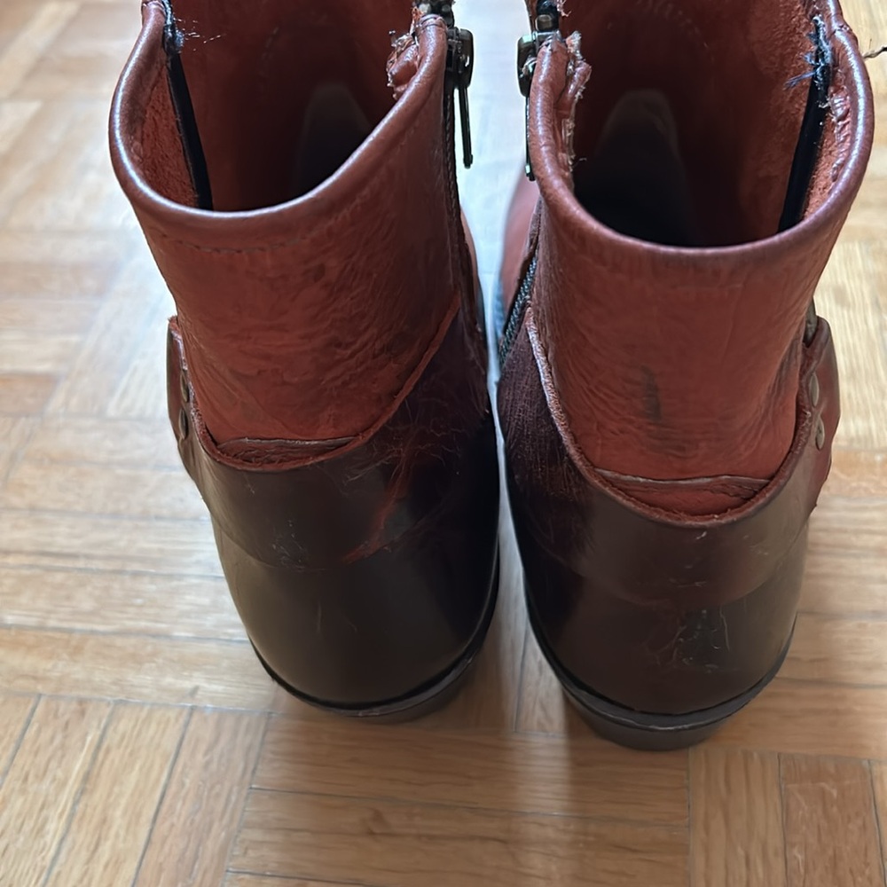 Frye - Picture 4 of 16